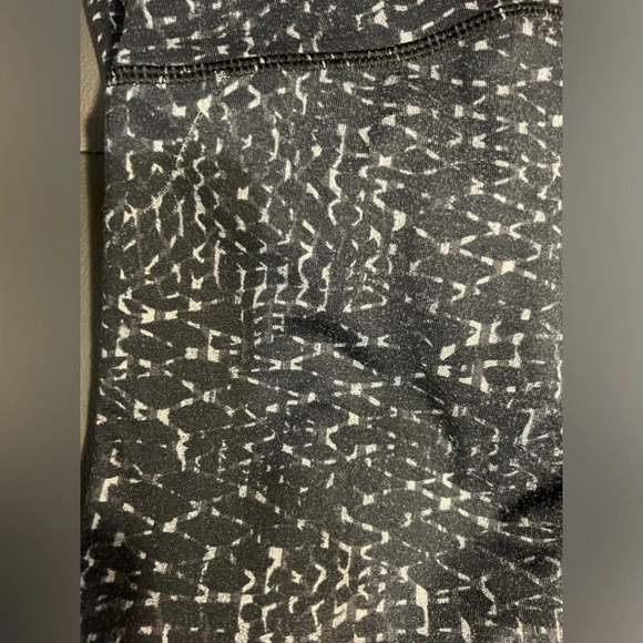 Lululemon capri leggings size 2 - Picture 7 of 7